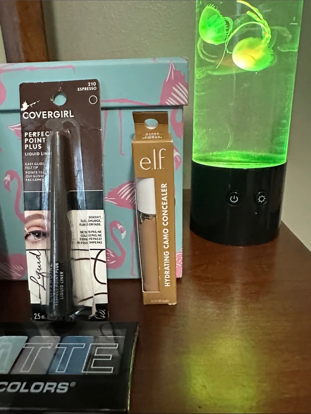 4 pc bundle of Assorted Makeup NWT